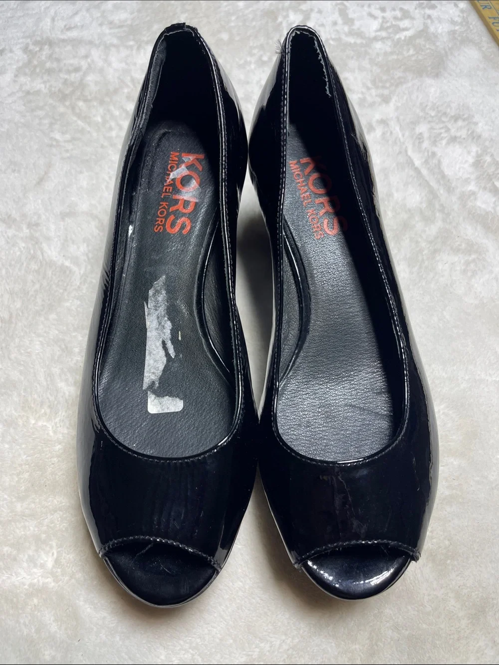 KORS Michael Kors Black Patent Wedge Peep-Toe Pumps Size 6